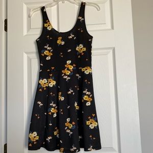 EUC- Flowy, sleeveless summer dress
